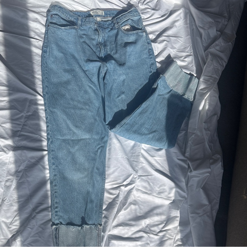 Abercrombie & Fitch Blue 90’s straight Ultra High Rise Curve Love